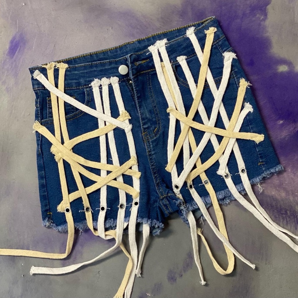 String Shorts - Picture 2 of 3